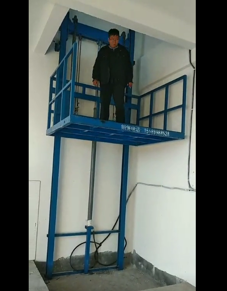 单体导轨式货梯