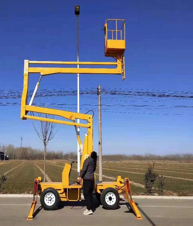 曲臂高空作业车